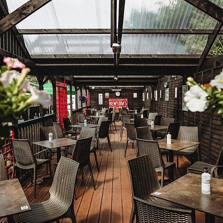 Muskerry Arms Bar And B&B Бларні Екстер'єр фото
