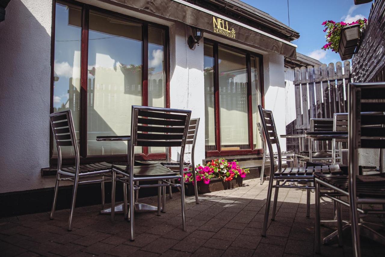 Muskerry Arms Bar And B&B Бларні Екстер'єр фото