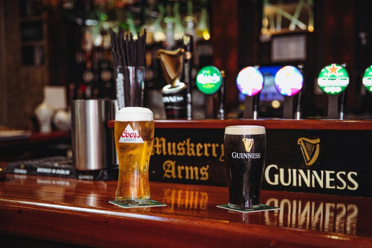 Muskerry Arms Bar And B&B Бларні Екстер'єр фото