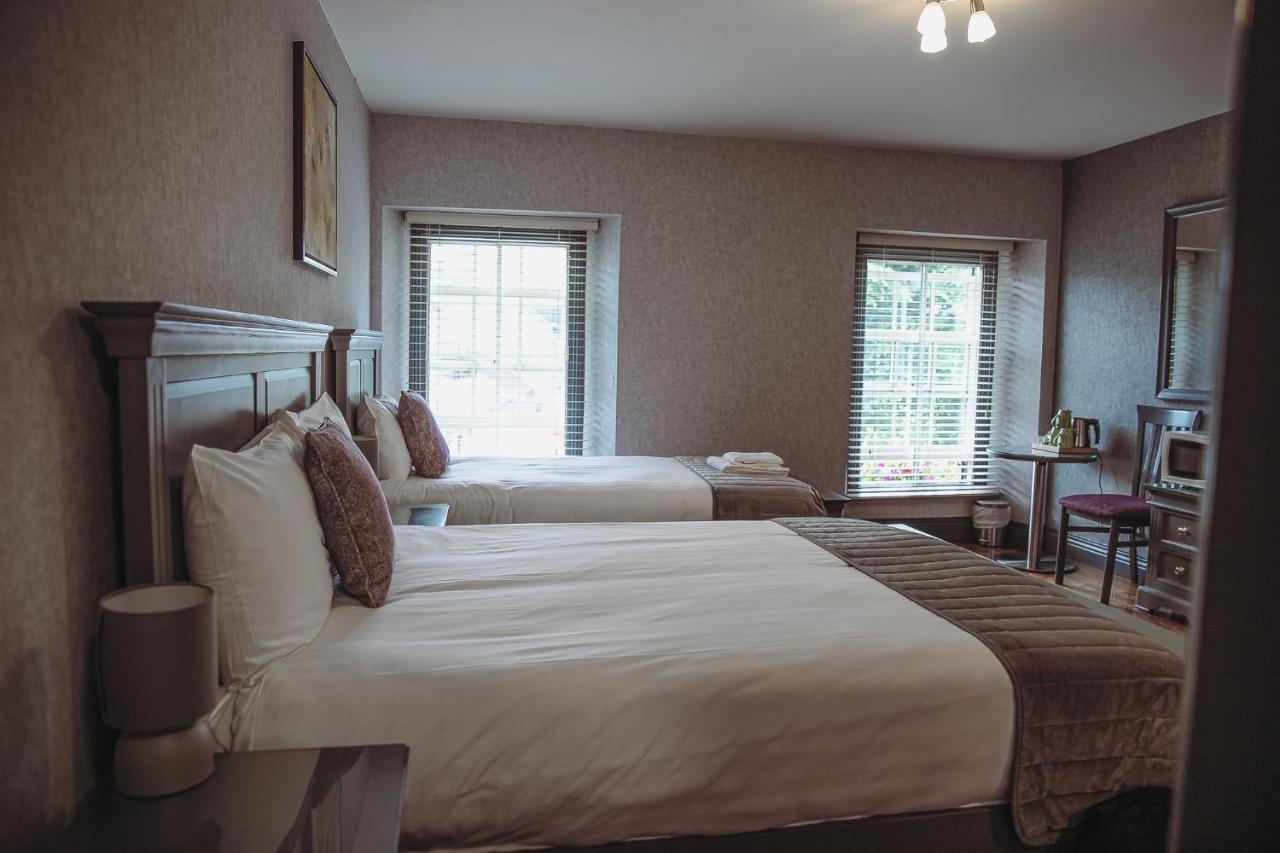 Muskerry Arms Bar And B&B Бларні Екстер'єр фото