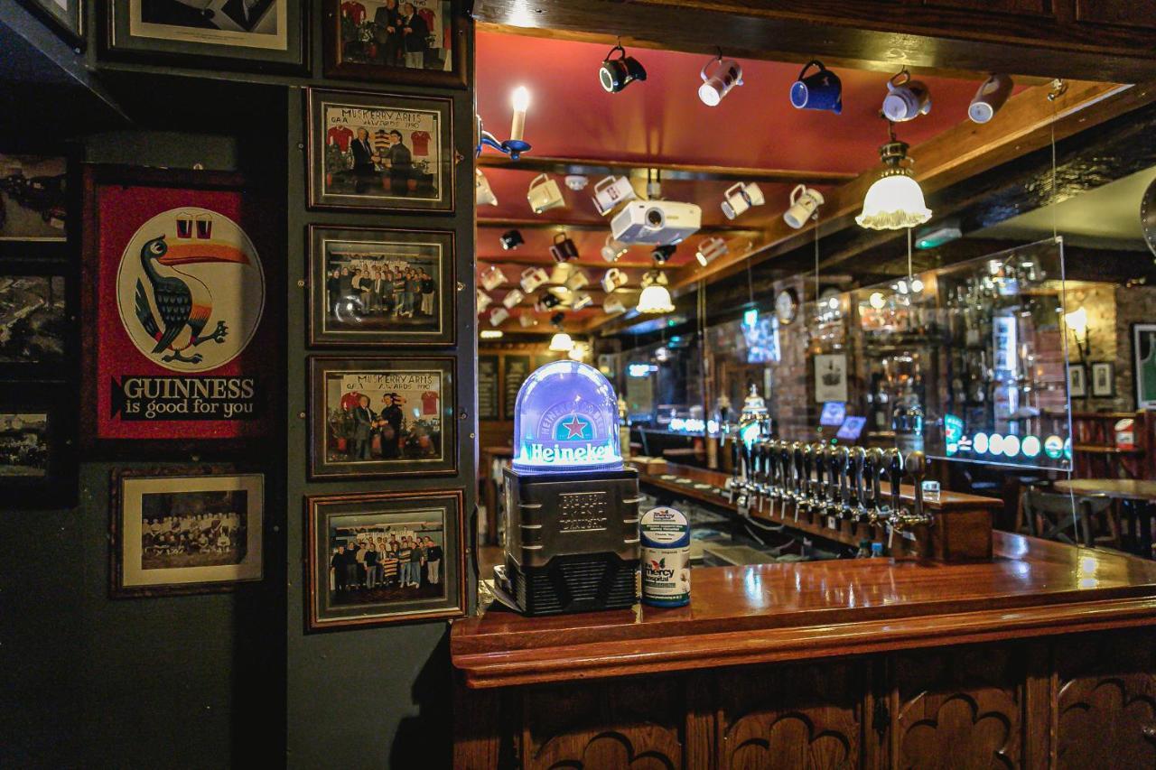 Muskerry Arms Bar And B&B Бларні Екстер'єр фото