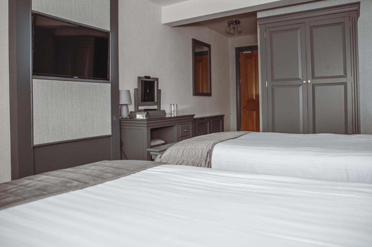 Muskerry Arms Bar And B&B Бларні Екстер'єр фото