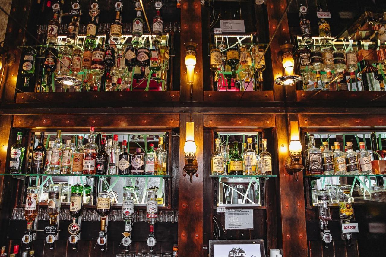 Muskerry Arms Bar And B&B Бларні Екстер'єр фото