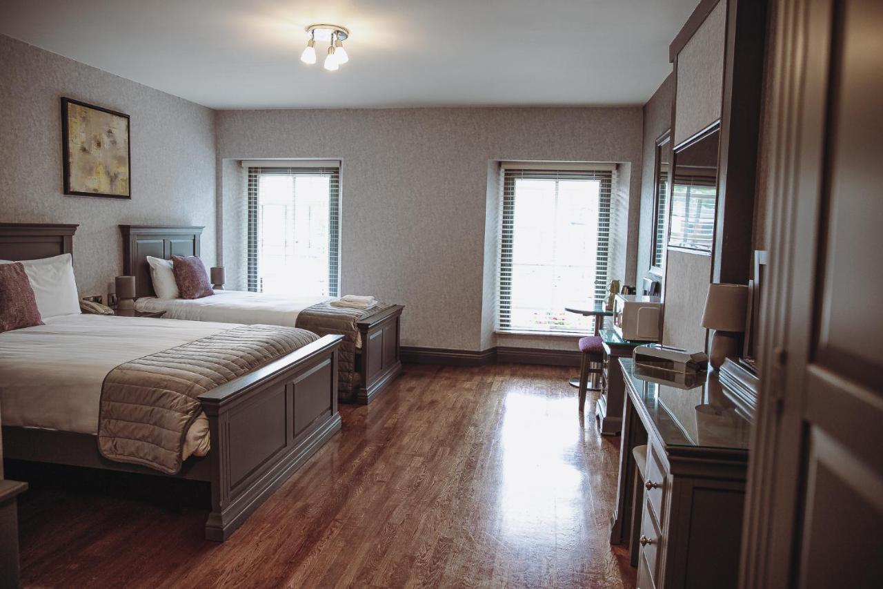 Muskerry Arms Bar And B&B Бларні Екстер'єр фото