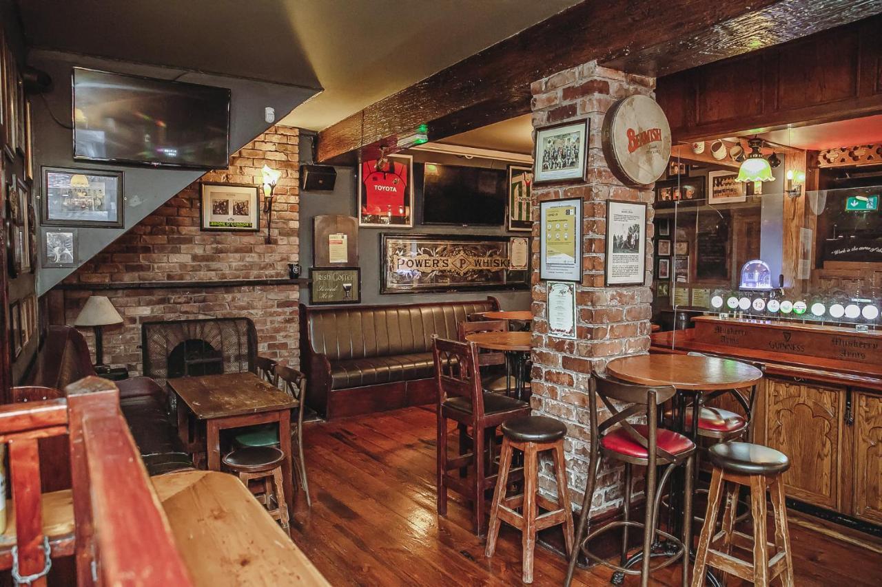 Muskerry Arms Bar And B&B Бларні Екстер'єр фото