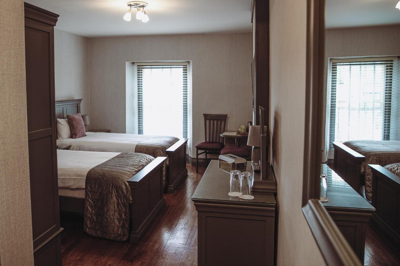 Muskerry Arms Bar And B&B Бларні Екстер'єр фото