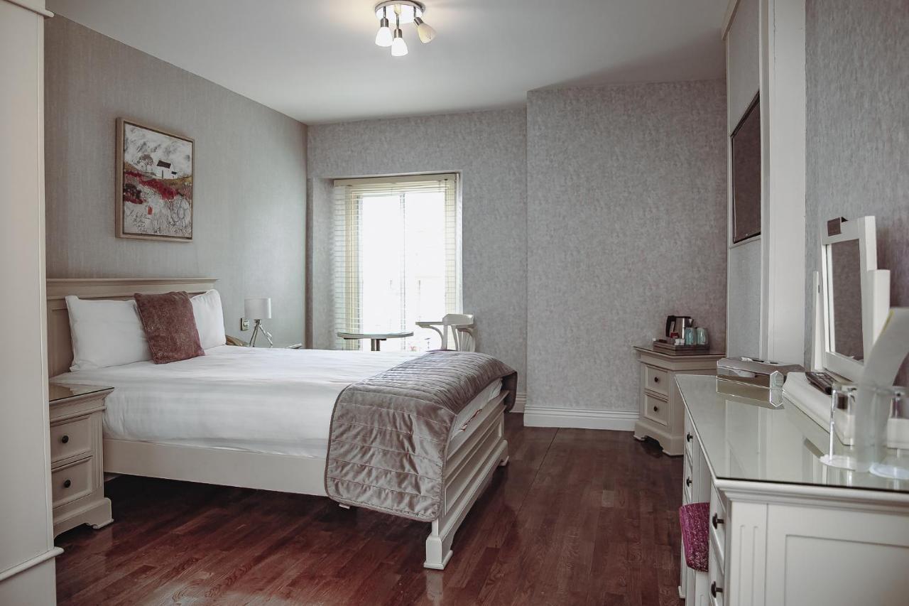 Muskerry Arms Bar And B&B Бларні Екстер'єр фото