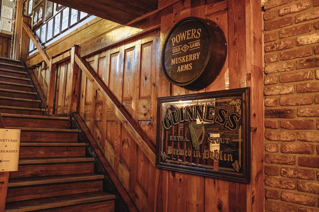 Muskerry Arms Bar And B&B Бларні Екстер'єр фото