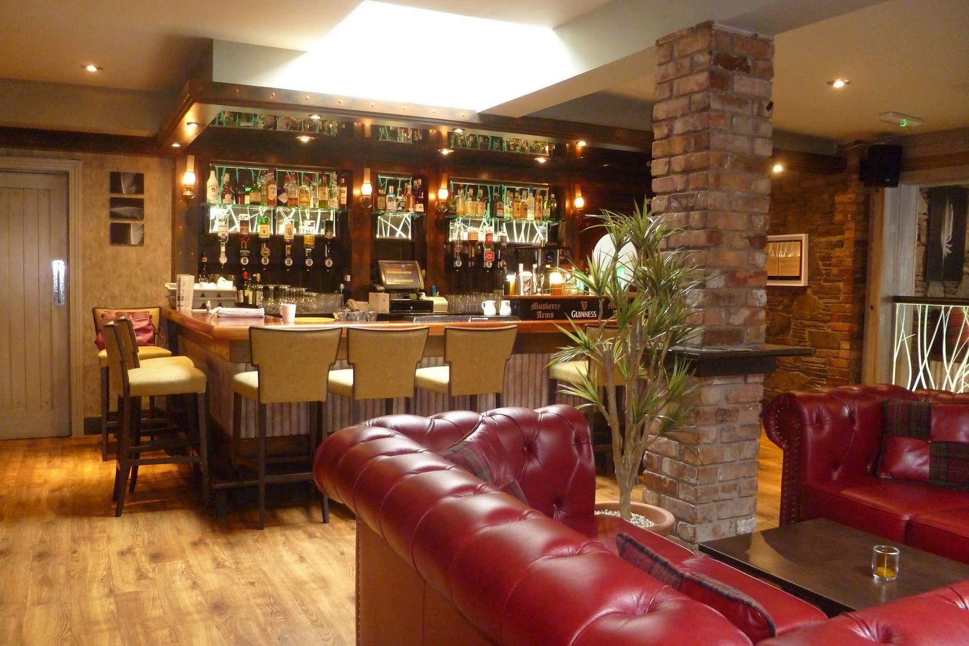 Muskerry Arms Bar And B&B Бларні Екстер'єр фото